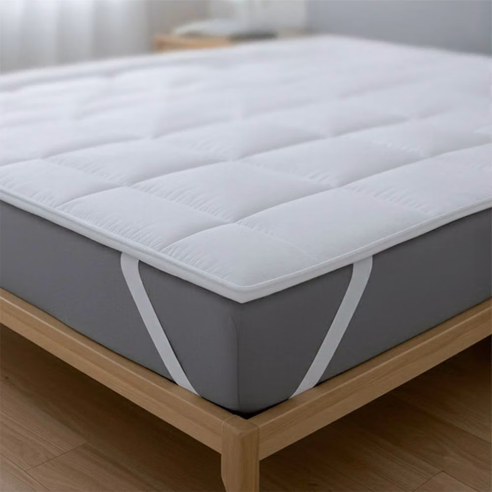 The White Stone White Microfibre Wadding Topper with Elastic Corner Straps, W/D/H: 140 x 200 cm – 3