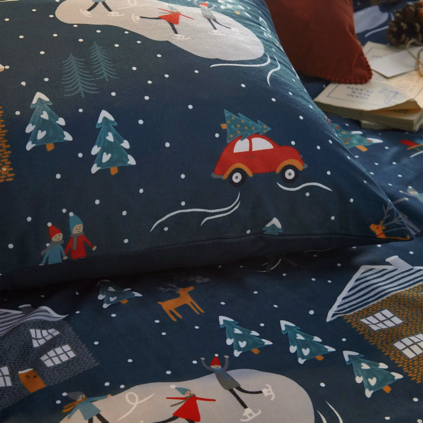 Furn Winter Pines Reversible Fleece Duvet Cover and Pillowcase Set in Navy Blue – 2