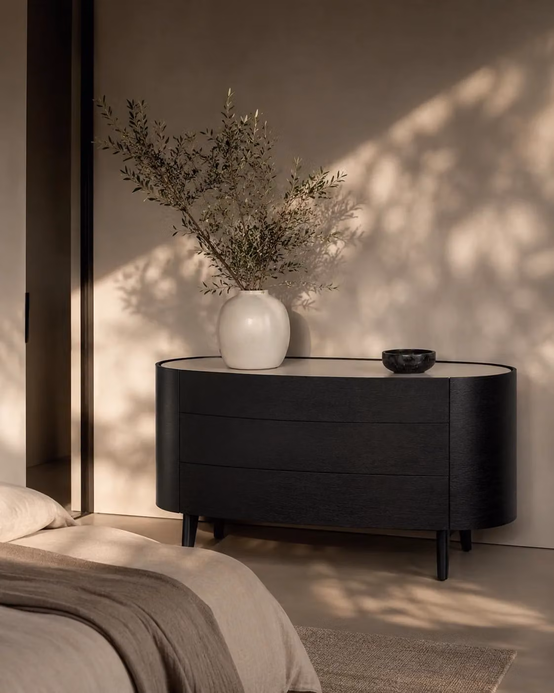 Tommy Franks Modern Black Oak Dresser with Glass and Wood Details, W/D/H: 140 x 55 x 74 cm