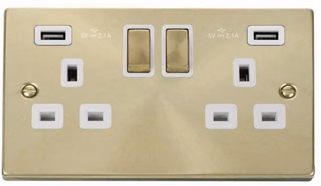 SE HOME Ingot 2 Gang 13A DP Twin Double Switched Plug Socket with 2 USB Ports, White and Brushed Brass