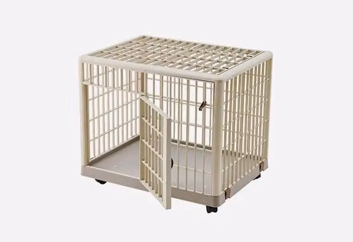 Beige Plastic Dog House Pet Crate Size L W: 97.4 cm, D: 67.4 cm, H: 74 cm