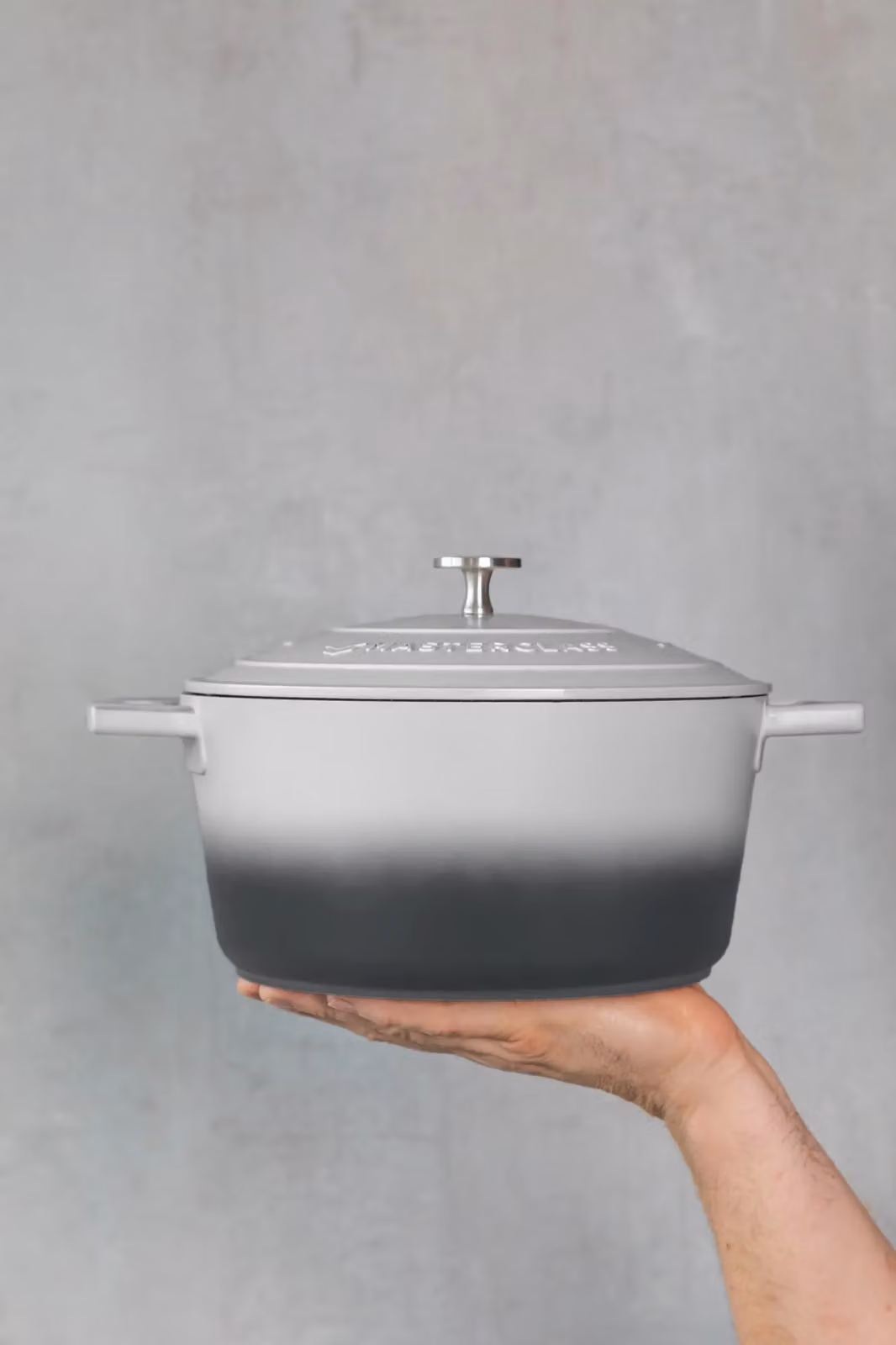 MasterClass Non-Stick Aluminium Lightweight 4 Litre Casserole Dish with Lid in Grey – 4
