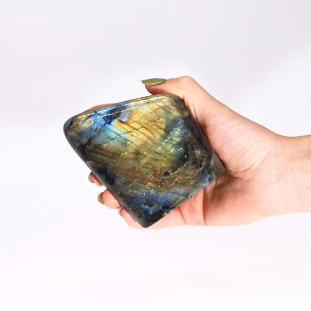 KDMK Madagascar Labradorite Large Multicolour Stone, 550-750g, W: 11 cm, H: 14 cm