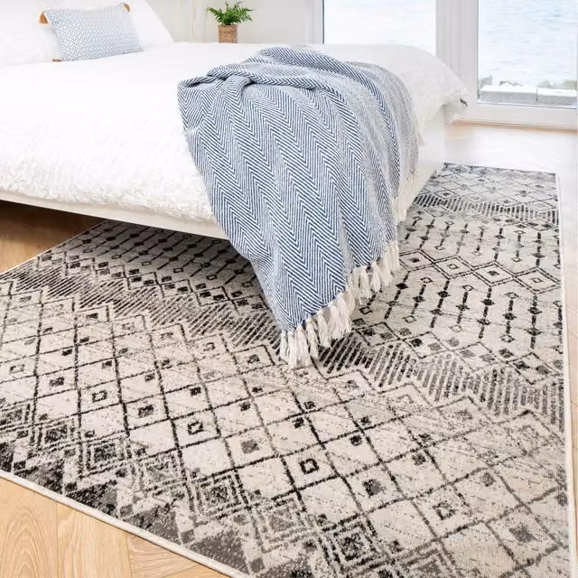 The Rug House Aztec Tribal Low Pile Soft Living Area Rug in Grey, W: 110 cm, D: 60 cm