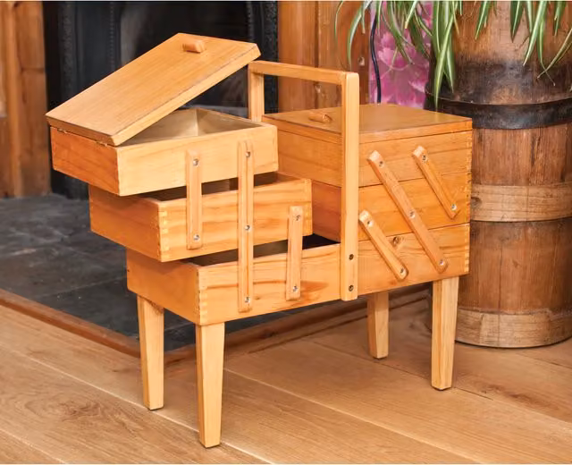 HobbyGift Solid Wood 3-Tier Cantilever Sewing Box with Handles in White or Brown, W/D/H: 43.5 x 21.0 x 42.0 cm