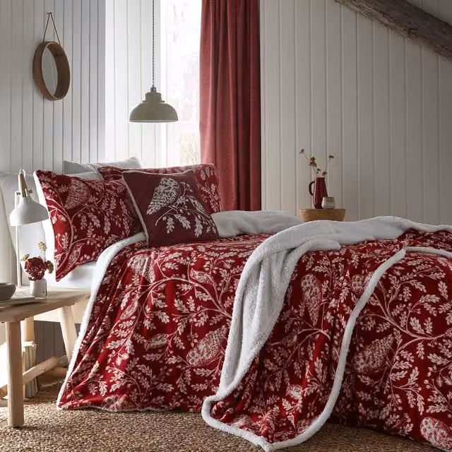 Dreams & Drapes Red Woodland Owls Reversible Fleece Duvet Cover and Pillowcase Set, W/D/H: 140 x 200 cm and 90 x 200 cm