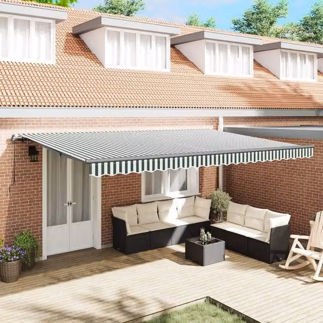 Berkfield Home Manual Retractable Wall-Mounted Folding Arm Awning in Green and White Striped, W: 500 cm, D: 300 cm