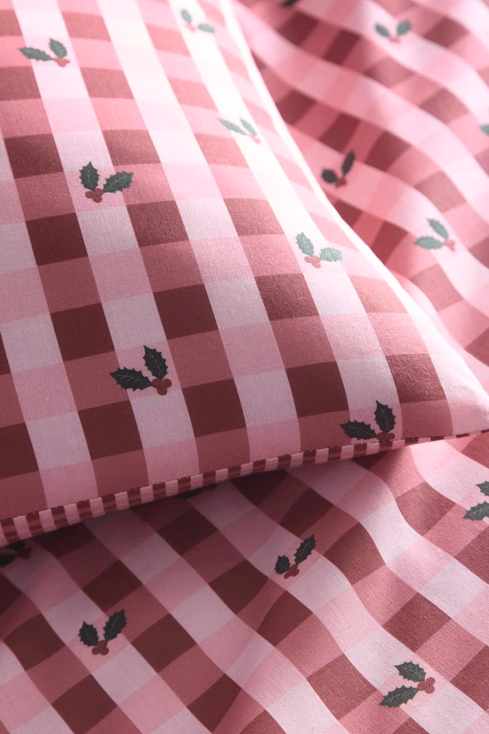 Fusion Holly Gingham Red Checked Reversible Easy Care Christmas Duvet Cover Set, W/D/H: 200 x 220 cm – 2
