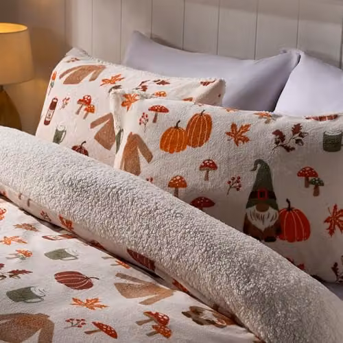 OHS Gonk Print Reversible Sherpa Fleece Duvet Cover and Pillowcase Set, Rust – 2