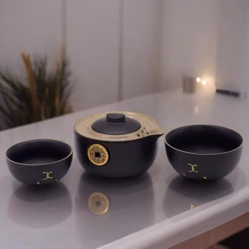 Serenityy Money Cat Ceramic Teapot Set with Two Cups and Travel Case in Black and Gold – 1