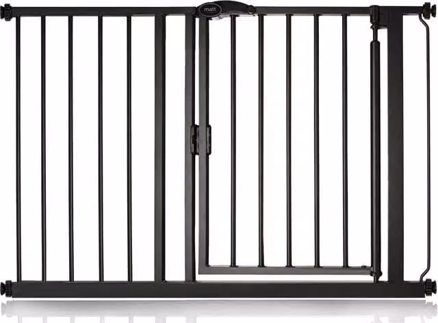 Bettacare Auto Close Stair Gate in Matt Black, Extendable and No-Drill Swing Door, Width: 111 cm - 118 cm