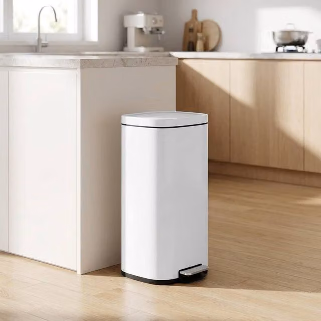 STILVORA 30L Metal Pedal Bin with Soft-Close Lid and Removable Inner Bucket, White