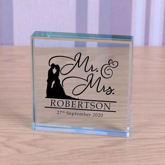 Uniqueful Personalised Mr and Mrs Glass Token Wedding and Anniversary Keepsake in Transparent and Beige
