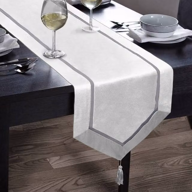 Kitchen Trends Kensington White Table Runner, Placemats and Napkin Set – 1
