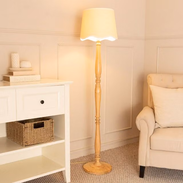 ValueLights Victoria Wood Candlestick Floor Lamp with White Scallop Trim Fabric Shade – 1