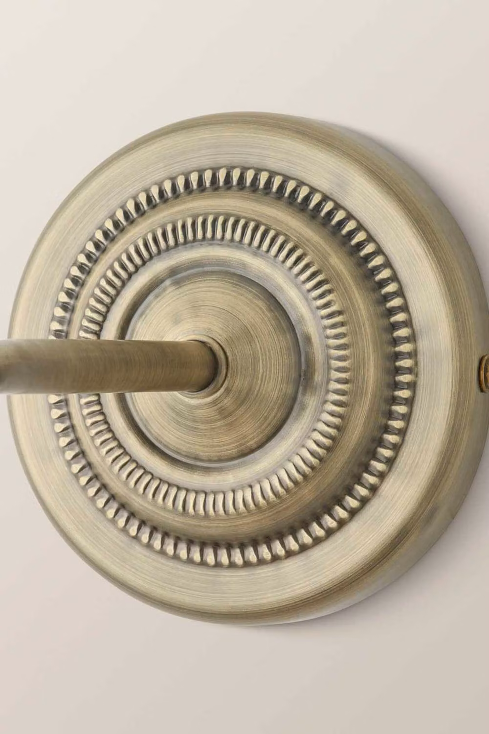 ValueLights Holborn Adjustable Scallop Wall Light in Gold and Cream with Bulb Included – 3