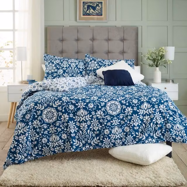 Deyongs Ornamental Tile Floral King Duvet Cover Set, Blue and White 100% Cotton Reversible Bedding with Pillowcases
