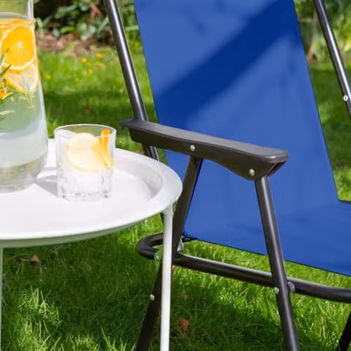 Harbour Housewares Pack of 2 Folding Metal Beach Chairs with Armrests in Navy Blue – 4