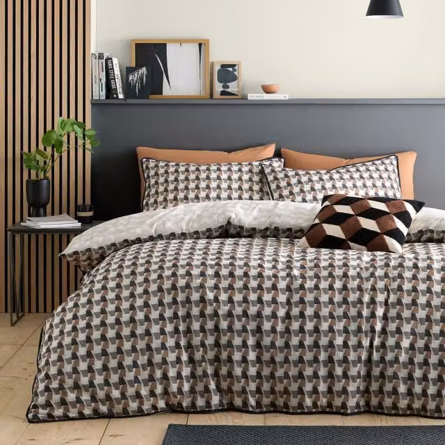 Appletree Jett Reversible Cotton Duvet Cover Bedding Set in Brown and Black Graphic Design