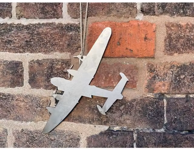Poppyforge Hanging Lancaster Garden Art in Silver Metal, W: 20 cm, H: 20 cm – 1