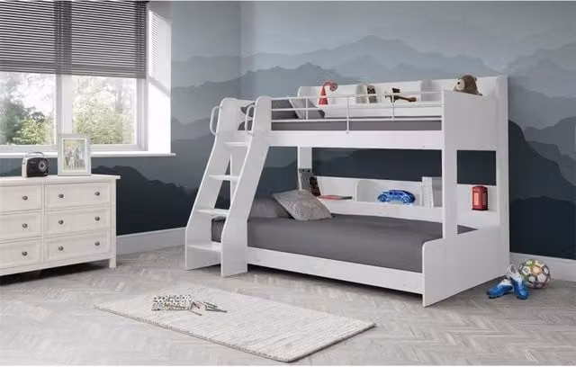 Ashfield Modern White Solid Pine Triple Sleeper Bunk Bed W/D/H: 159 x 90 x 107 cm – 1