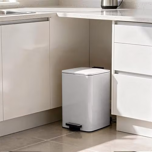 Harbour Housewares 20L Square Stainless Steel Pedal Bin in White with Soft Close Lid and Removable Inner Bucket – 2