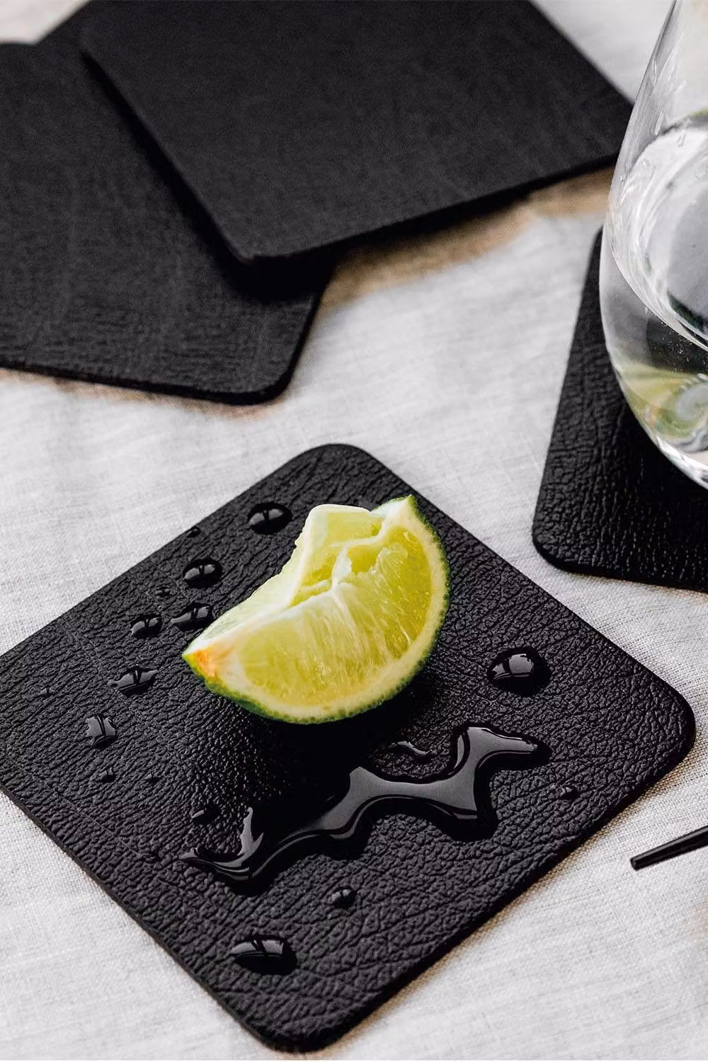 Lara May Set of 8 Black Reprocessed Leather Placemats and 8 Leather Coasters – 2