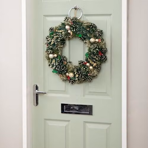 Samuel Alexander 50cm Round Hanging Christmas Wreath with Baubles and Red Berries in Red and Green – 5