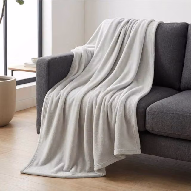 Garden Greatness Light Grey Microfibre Warm Snuggle Throw W/D: 180 x 140 cm