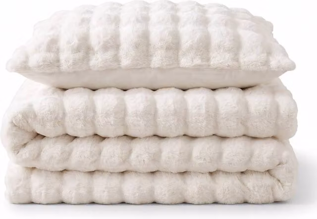 Sweet Dreams Bubble Faux Fur Duvet Cover and Pillowcase Set in Beige, Single W/D/H: 90 x 200 cm