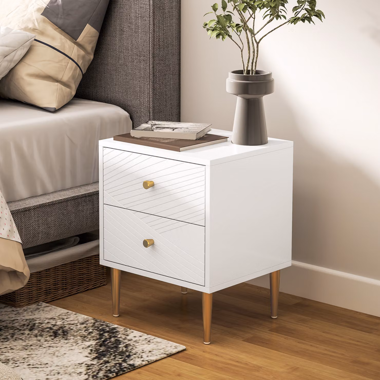 HOMCOM Elegant Two-Drawer Bedside Table in White and Gold-Tone – 5