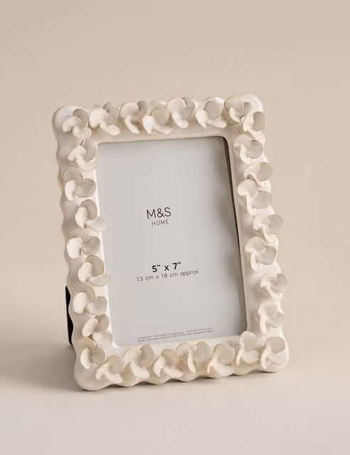 M&S Floral Ceramic Single Tabletop Photo Frame, White, W/D/H: 18.0 x 13.0 x 18.0 cm