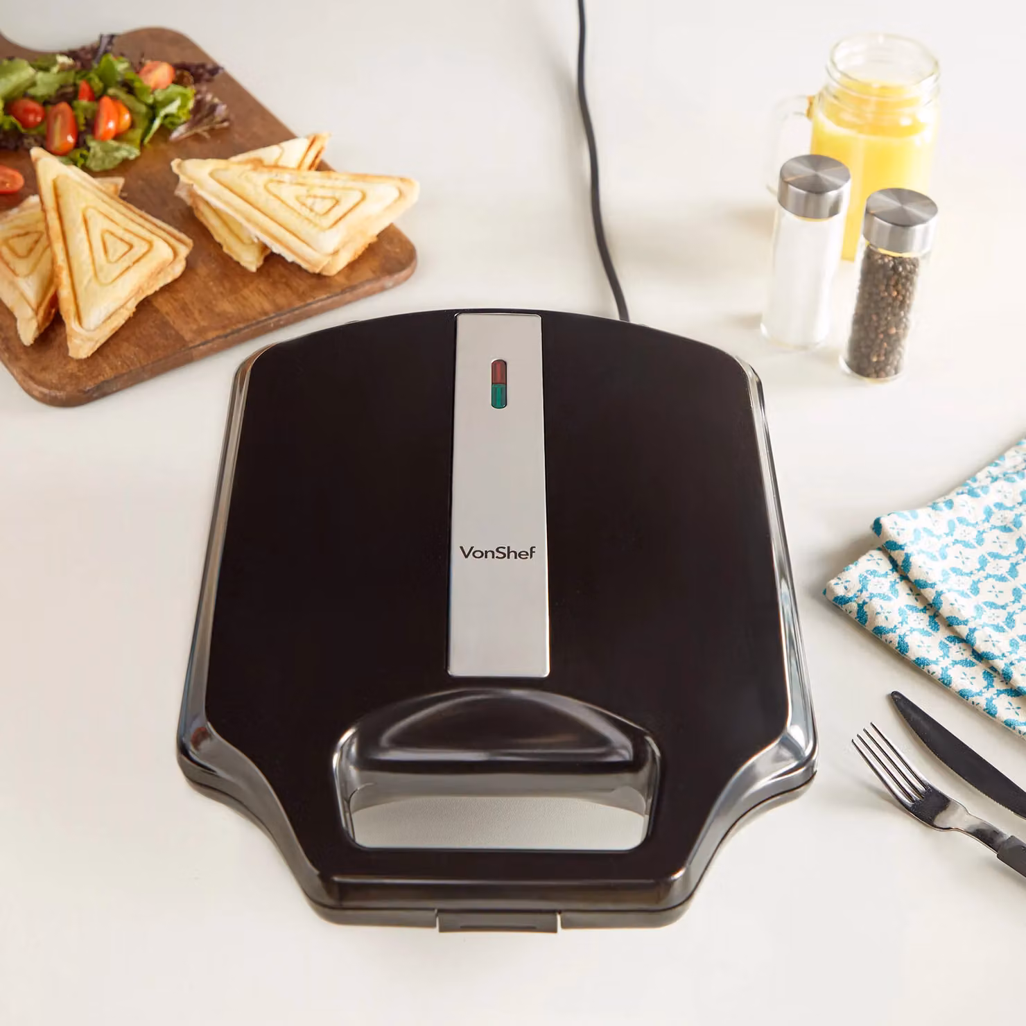VonShef 1600W 4 Slice Sandwich Toaster with Non-Stick Plates in Black – 4