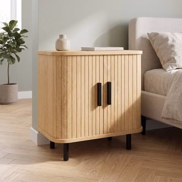 STILVORA Scandinavian Bedside Table with Sliding Doors and Storage in Light Oak – 1