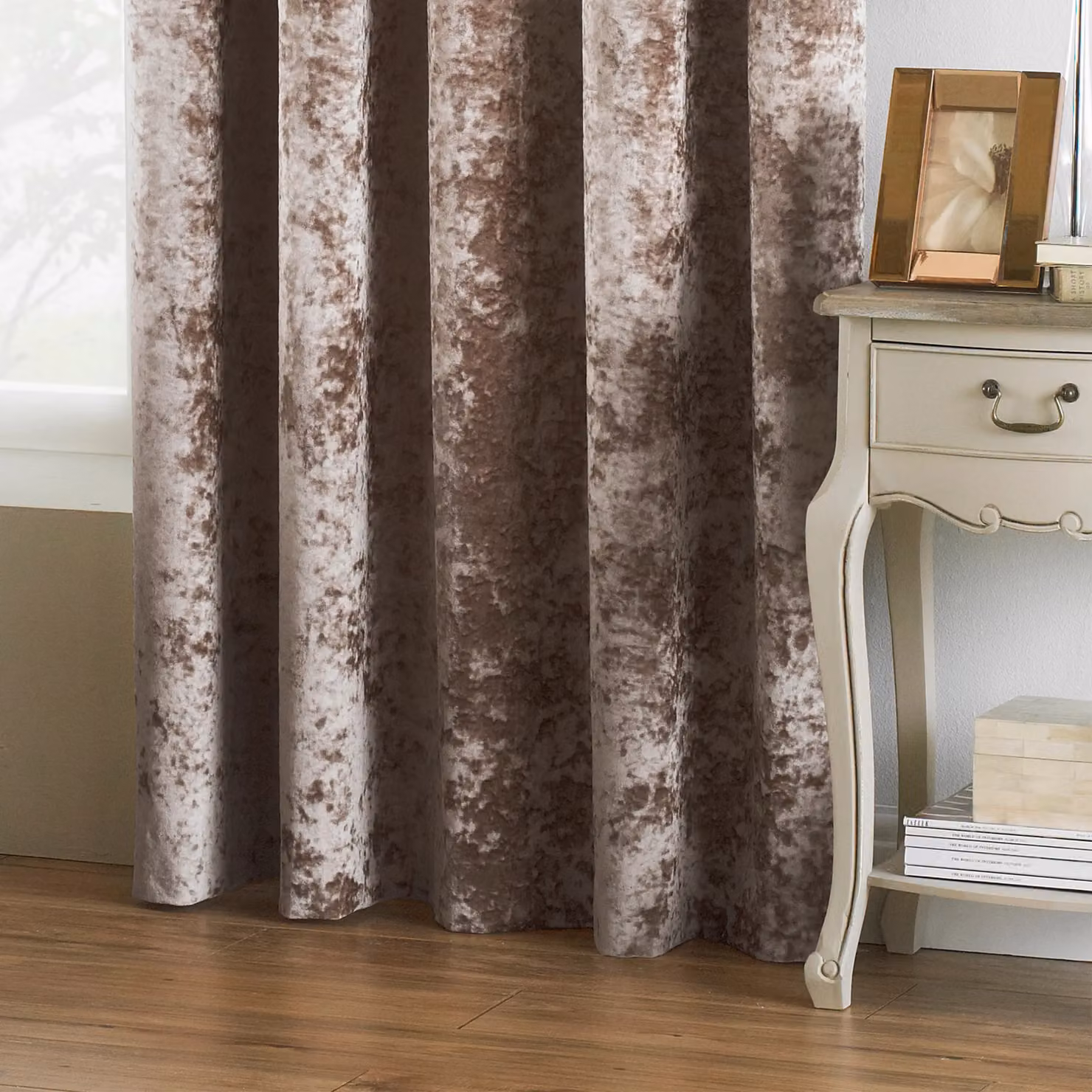 Paoletti Verona White Crushed Velvet Eyelet Curtains, Width: 168 cm, Drop: 229 cm – 3