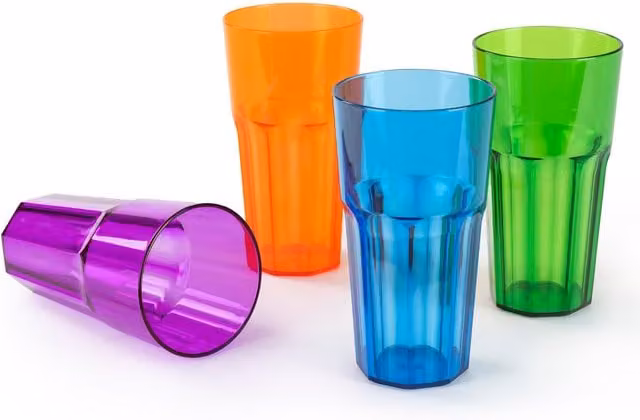 LIVIVO Set of 4 Multicolour Reusable Plastic Tumblers, 600ml, Stackable and BPA Free