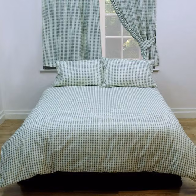 Kitchenwise Gingham Check Duvet Cover Set in Green and White, 140 x 200 cm
