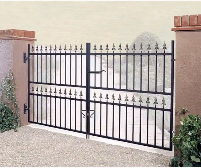 Burbage Iron Craft Corfe Spear Top Low Double Gate in Black Galvanised Steel, W: 365.8 cm, H: 116.8 cm – 1