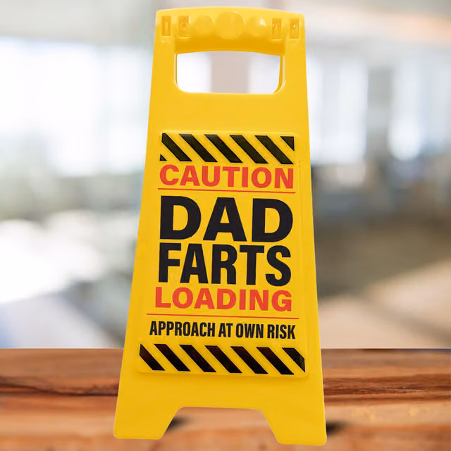 Boxer Gifts Farts Loading Funny Dad Warning Sign, Yellow, W/D/H: 25.0 x 25.0 x 1.0 cm