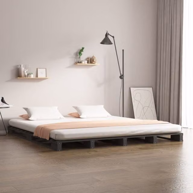 Berkfield Home Grey Solid Pine Wood Pallet Bed King Size W/D/H: 150 x 200 cm – 1