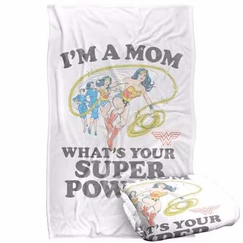Warner Bros. Wonder Woman I'm A Mom Super Soft Silky Touch Fleece Throw Blanket, Multicolour, W: 91 cm, D: 147 cm