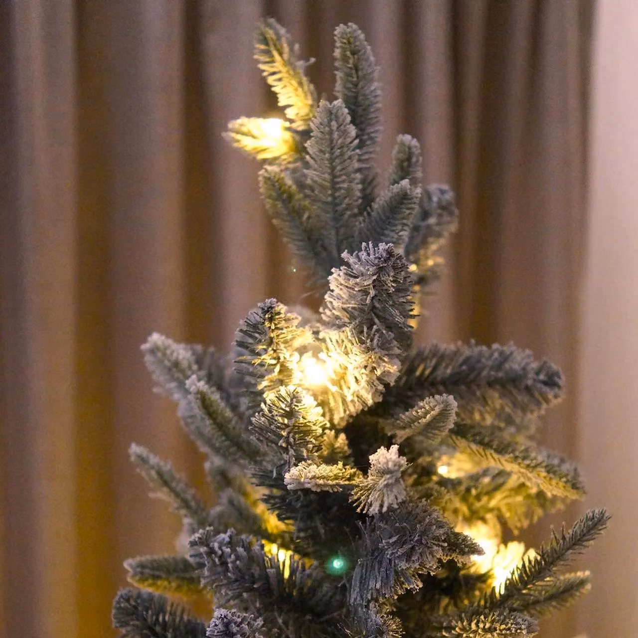 mysmartbuy Pop-Up Pre-Lit Frosted Pine Christmas Tree with Warm White LEDs and Timer in Green, Height: 182.88 cm – 4