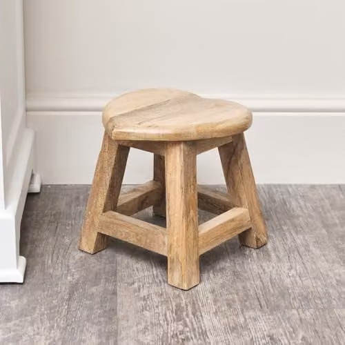 Melody Maison Small Mango Wood Heart Stool in Natural Brown – 1