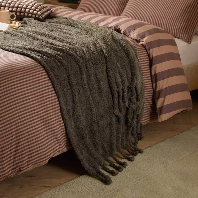 Furn Harlan Borg Sherpa Tasselled Fleece Throw in Green, W: 140 cm, D: 180 cm
