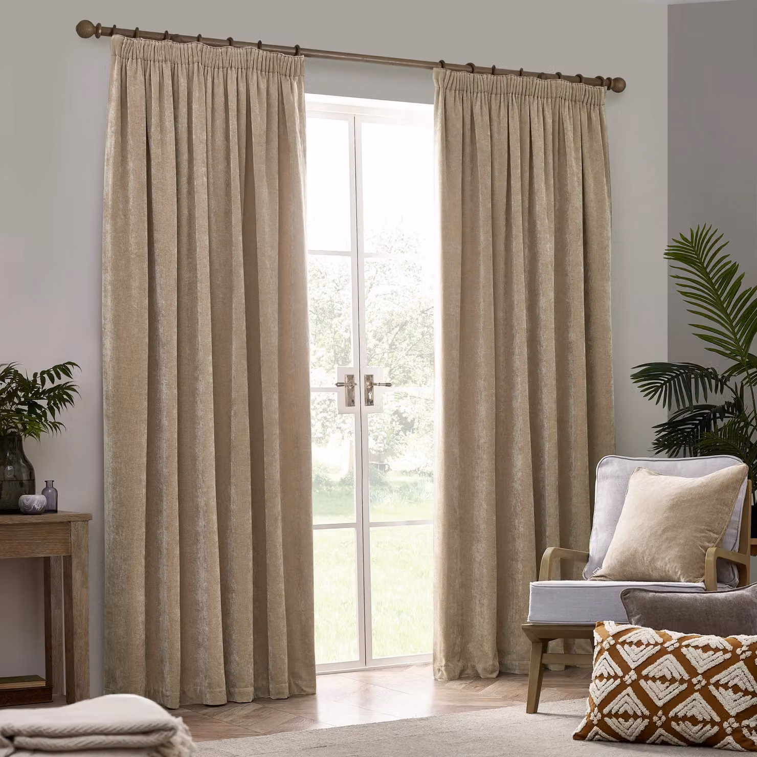 Yard Riva Home Heavy Chenille Velvet Room Darkening Pencil Pleat Curtain Pair in Beige/Sand, W/D/H: 117 x 117 x 183 cm – 2