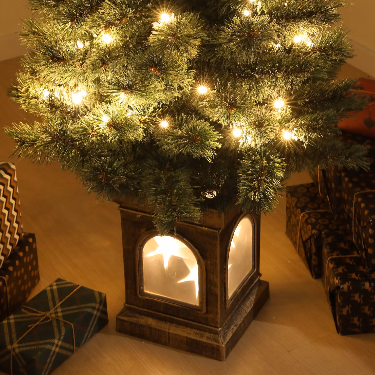HOMCOM 4ft Small Green Christmas Tree with 80 Warm White LED Lights, 8 Modes and Remote Control – 6