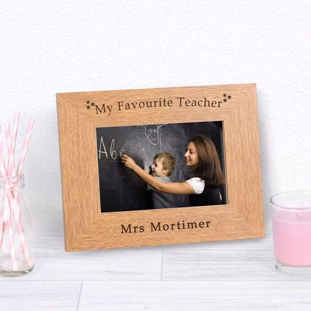 Uniqueful Personalised Favourite Teacher Wood Picture Frame, Brown, W/H: 17.8 x 12.7 cm
