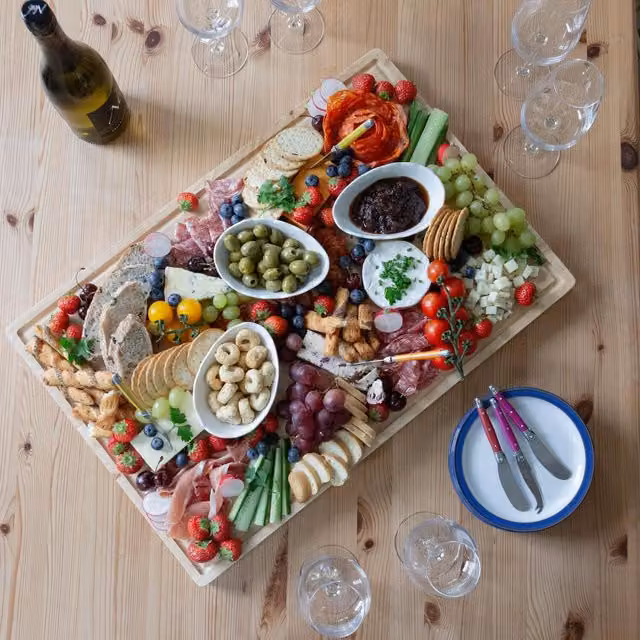 Argon Tableware Brown Wooden Rectangular Butchers Block Chopping Board with Groove, Width: 40 cm