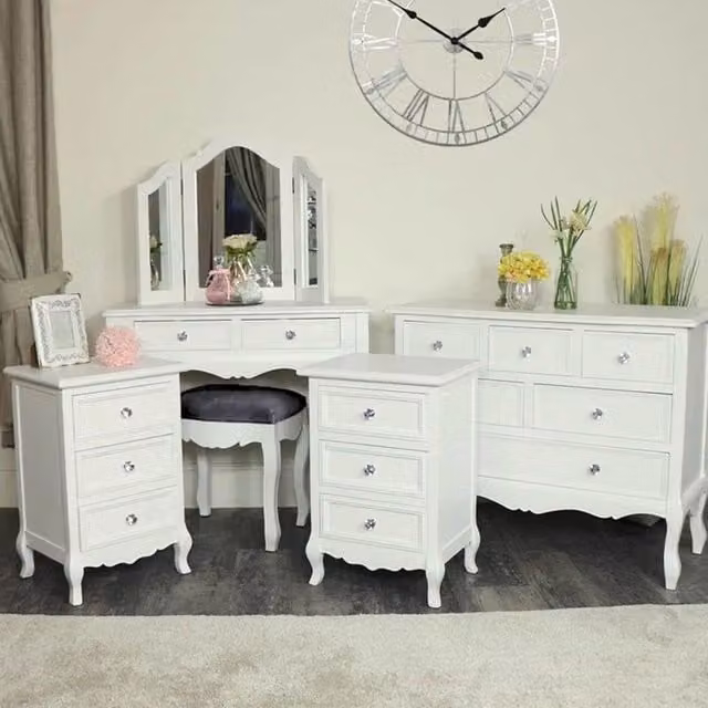 Melody Maison Victoria Range White Shabby Chic Bedroom Furniture Set Including Large Chest of Drawers, Dressing Table and Pair of Bedside Tables