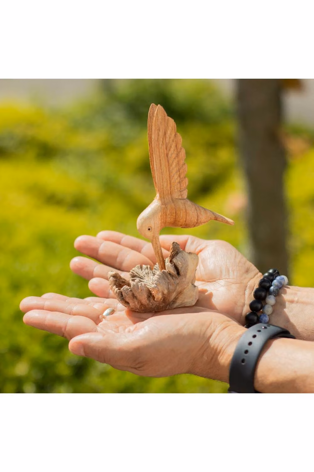 KDMD Hummingbird Nectar Wood Carving with Textured Parasite Base in Brown – 2